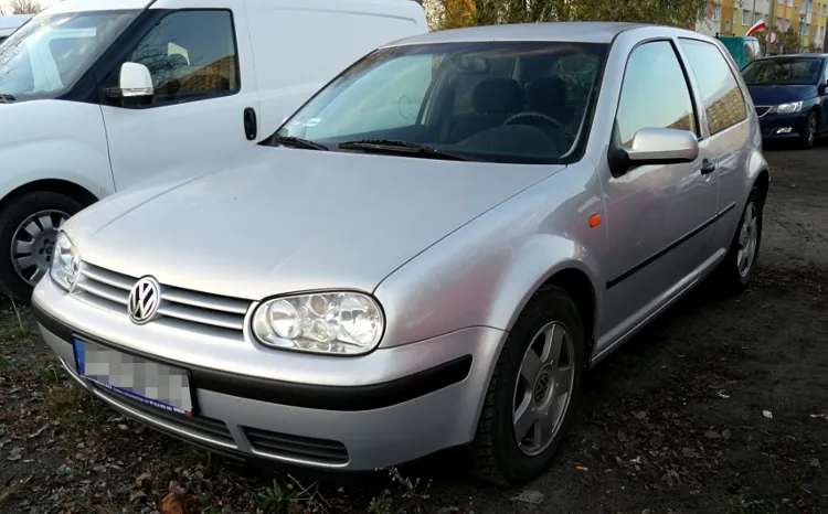 Jak wymienić chłodnicę Golf 4 - uniknij kosztownych błędów i problemów Jak wymienić chłodnicę Golf 4 - uniknij kosztownych błędów i problemów