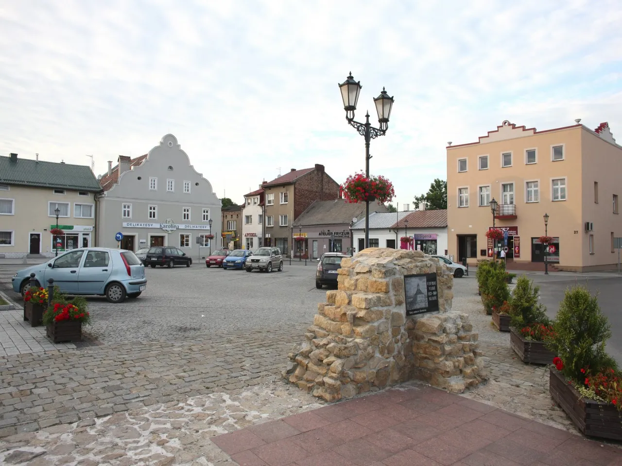 Rynek w Siewierzu: Twój przewodnik po historii i atrakcjach Rynek w Siewierzu: Twój przewodnik po historii i atrakcjach
