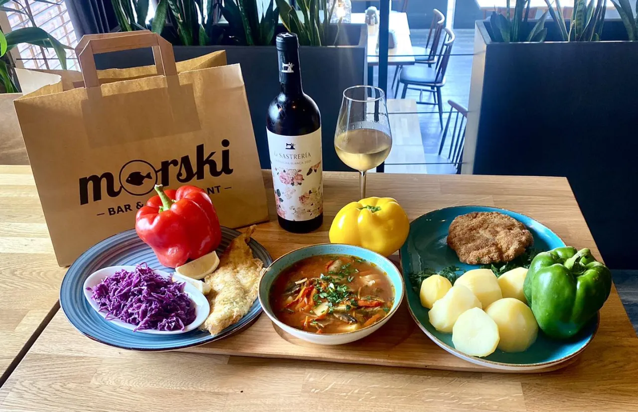 Bar Morski Jastrzębia Góra: Smaki Bałtyku i rodzinna atmosfera