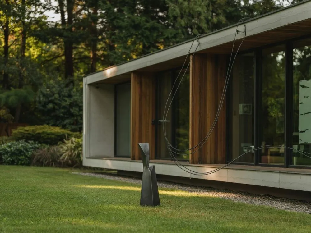 Jak schować kable w domu i uniknąć bałaganu w przestrzeni