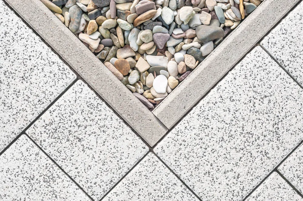 Jakie kruszywo pod taras wybrać, aby uniknąć błędów i kosztów?