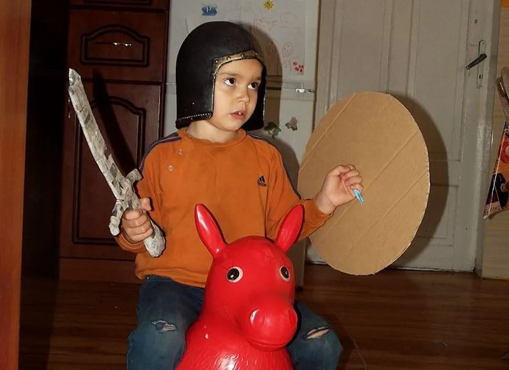 Jak zrobić tarczę z kartonu? Prosty poradnik krok po kroku