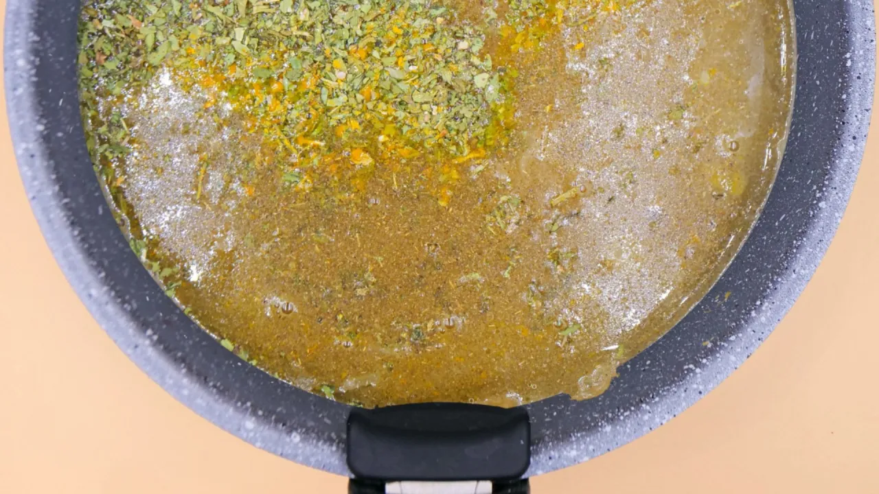 Jak zagęścić zupę dietetycznie? Zdrowe metody bez śmietany