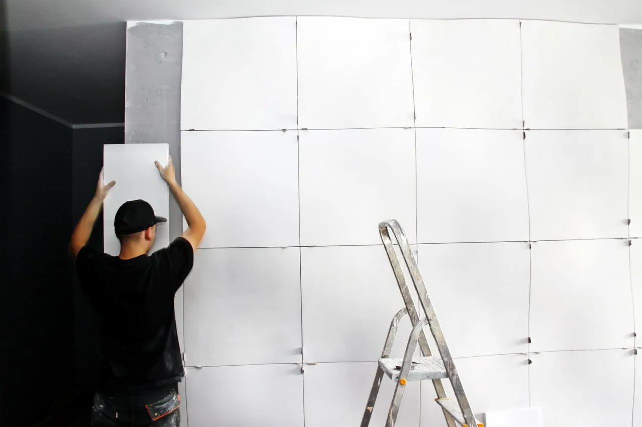 Jak układać panele gipsowe 3D - uniknij najczęstszych błędów montażu