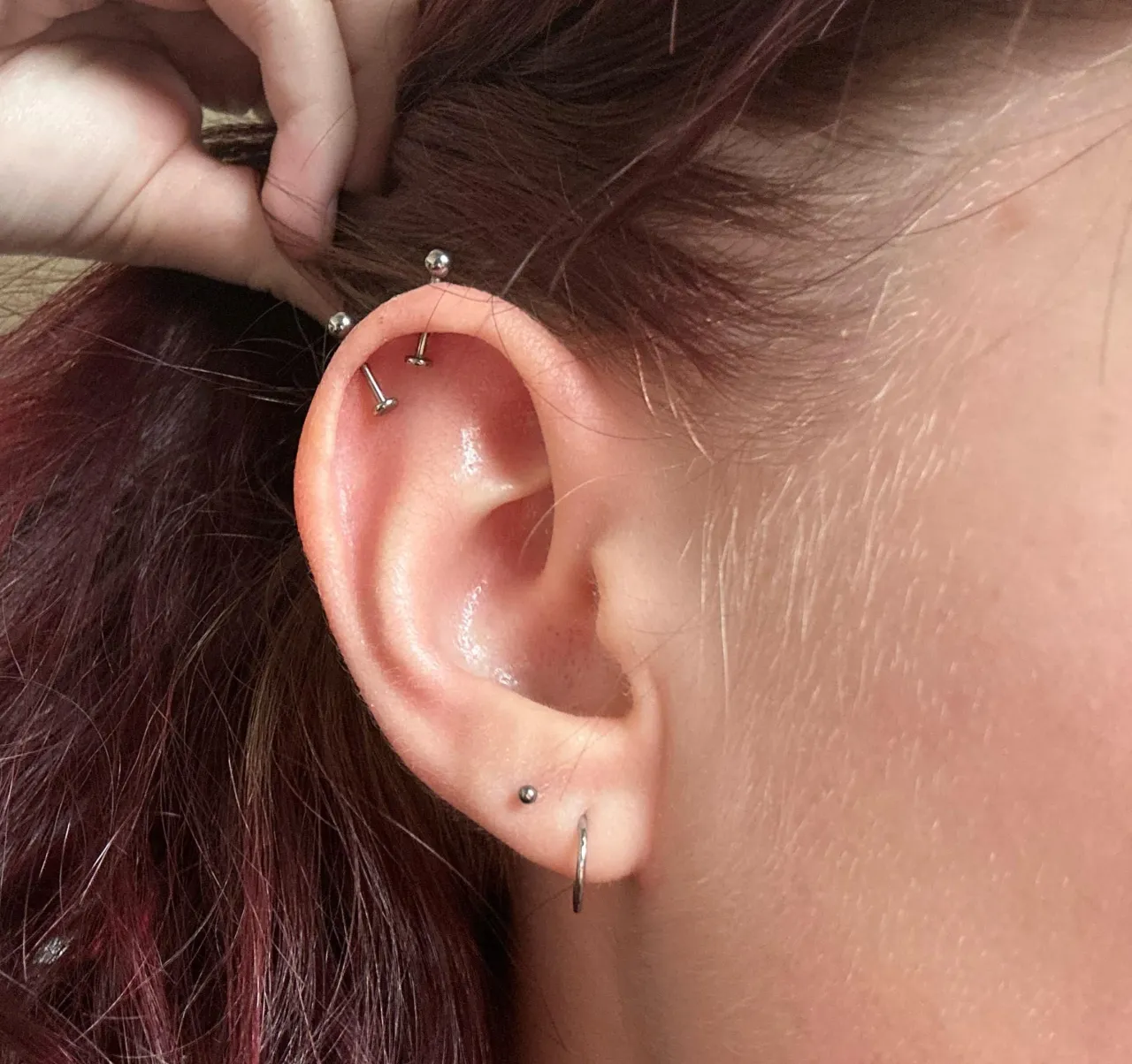 Jaki rozmiar kolczyka do helixa, aby uniknąć bólu i dyskomfortu?