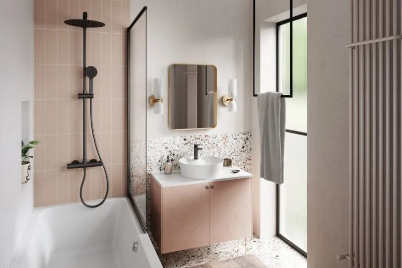 Jak udekorować małą łazienkę, aby zyskać więcej przestrzeni i stylu