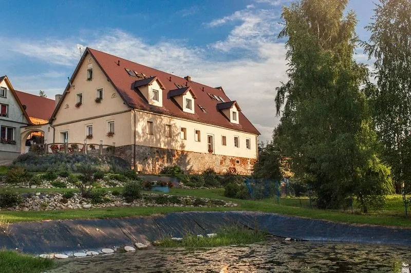 Odkryj agroturystykę w Górach Stołowych: Najlepsze miejsca na nocleg