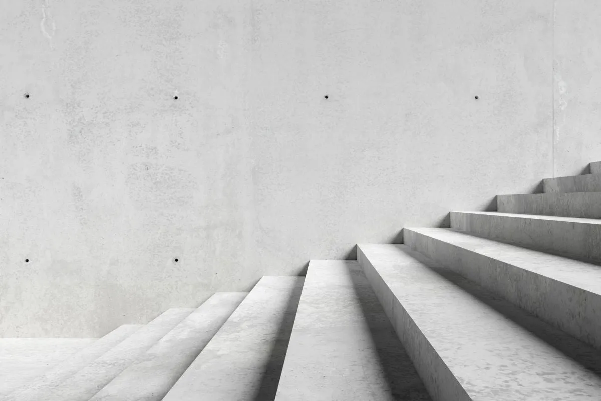 Co na stare schody? Najlepsze materiały, które odmienią Twoje schody