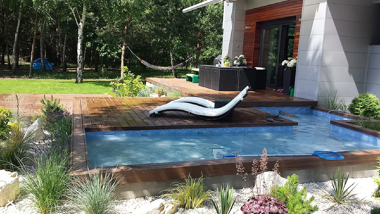 Jak wykonać basen ogrodowy krok po kroku – uniknij kosztownych błędów