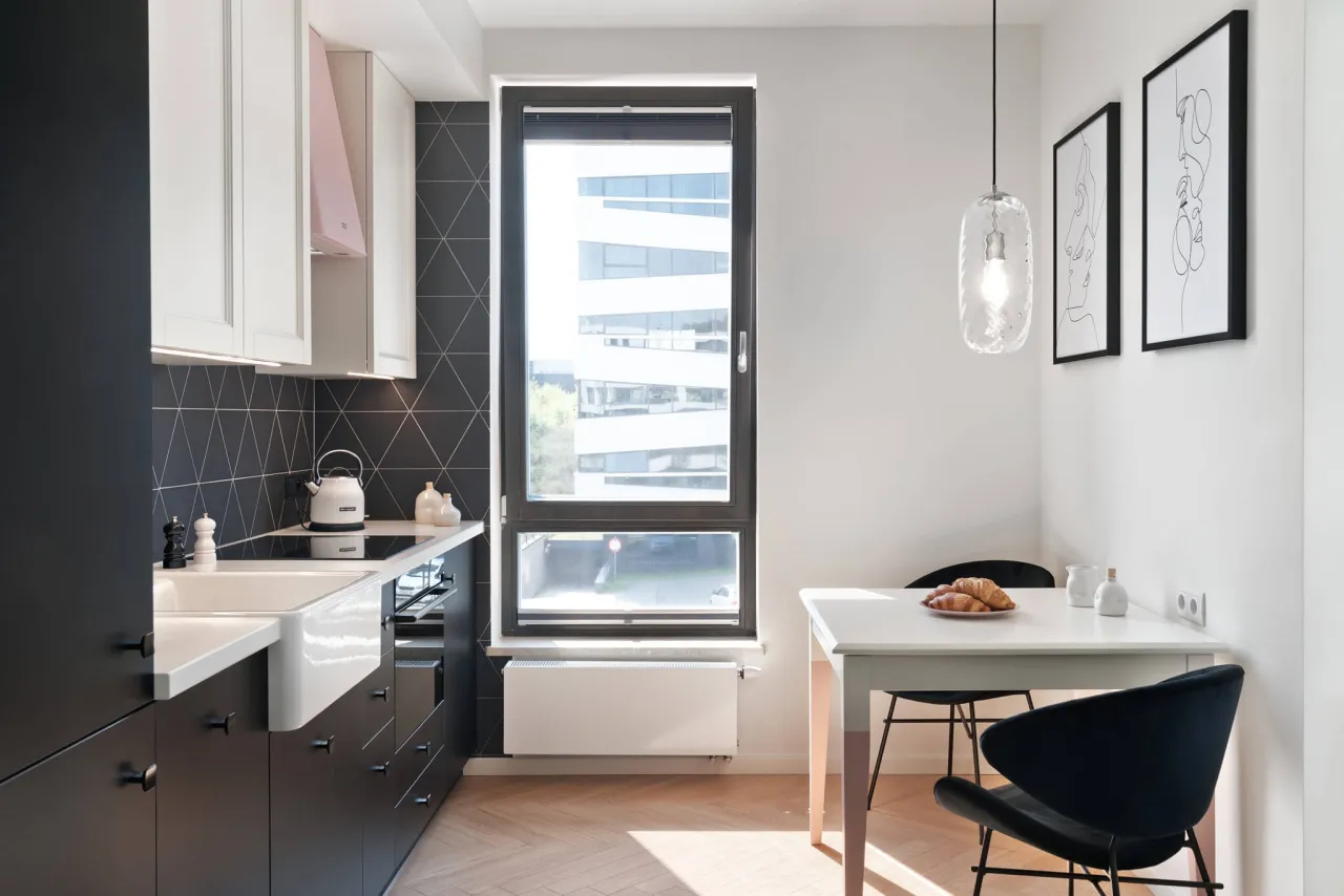 Mała kuchnia: 70+ trików na funkcjonalne i piękne wnętrze!