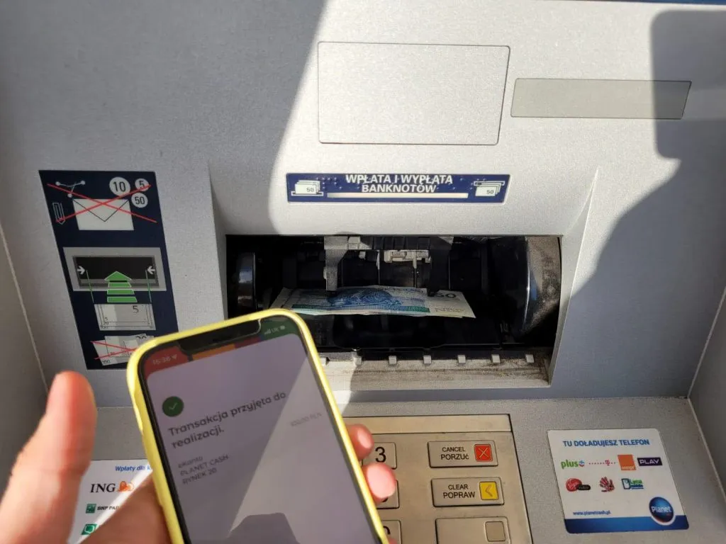 Jak wypłacić BLIKiem z bankomatu - proste kroki i ważne informacje