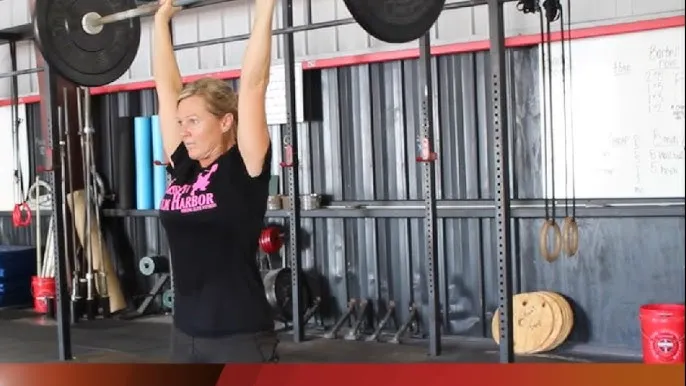 Fran CrossFit: Jak pokonać benchmark? Czasy, technika, skalowanie