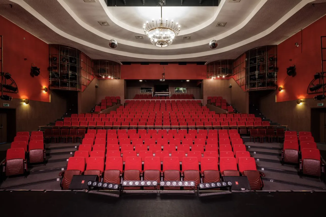 Teatr Rampa: Repertuar, bilety i najlepsze spektakle - sprawdź!