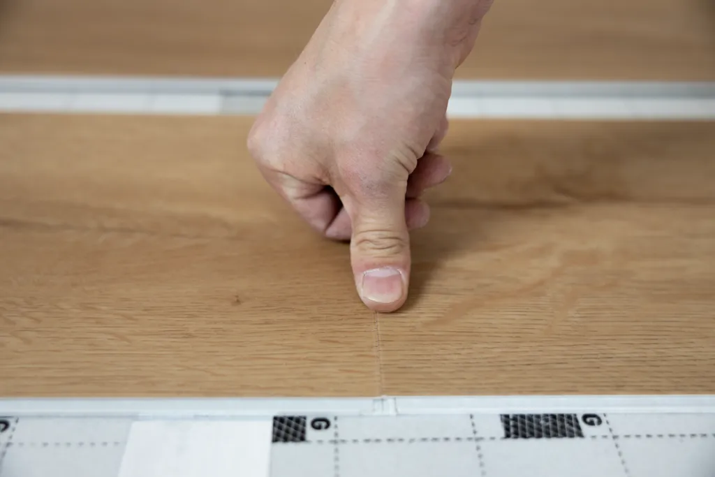 Jaką grubość paneli winylowych najlepsza, aby uniknąć problemów z trwałością?