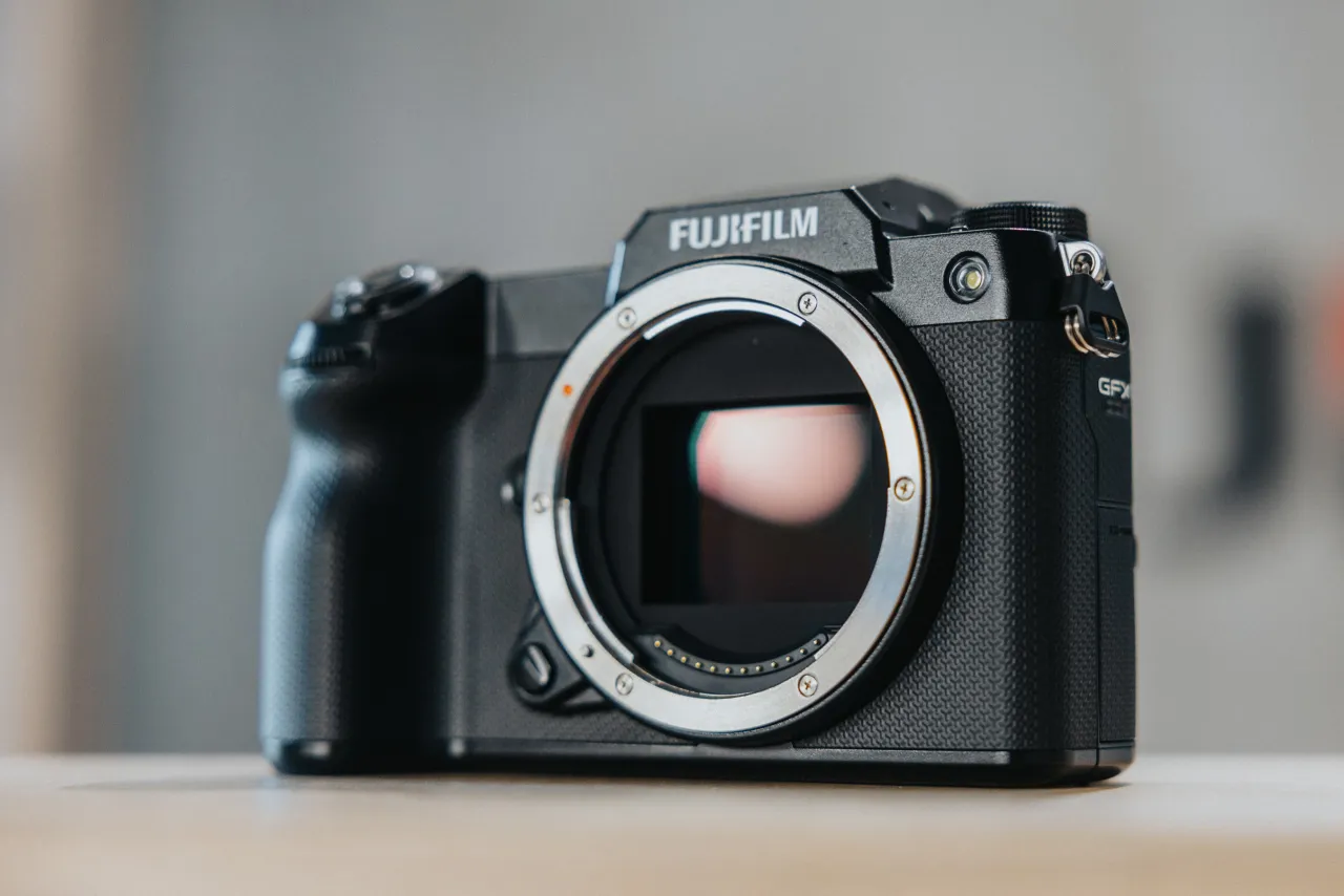 Aparaty średnioformatowe Fuji GFX: Dlaczego warto je wybrać?