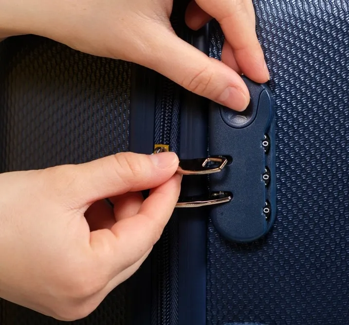 Jak ustawić kod w walizce, aby uniknąć problemów z bezpieczeństwem Jak ustawić kod w walizce, aby uniknąć problemów z bezpieczeństwem