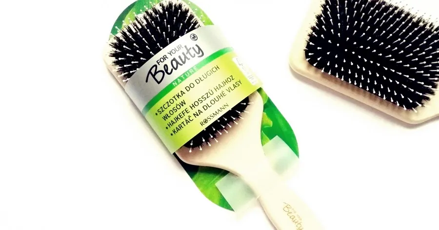 Szczotka wygładzająca włosy Rossmann – wybierz najlepszą dla siebie