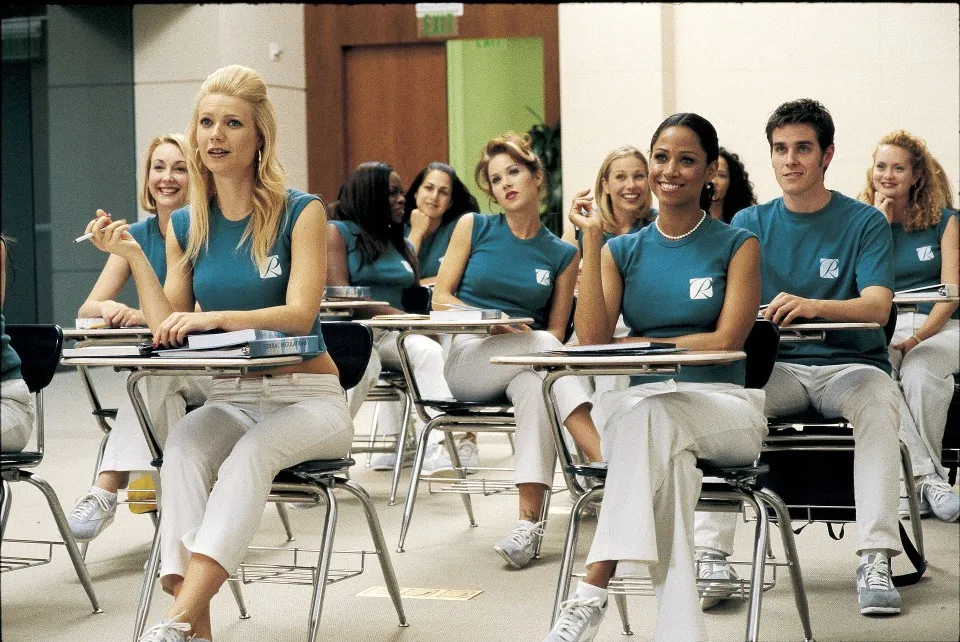 Film o stewardesach: odkryj romantyczne historie i emocje w kinie