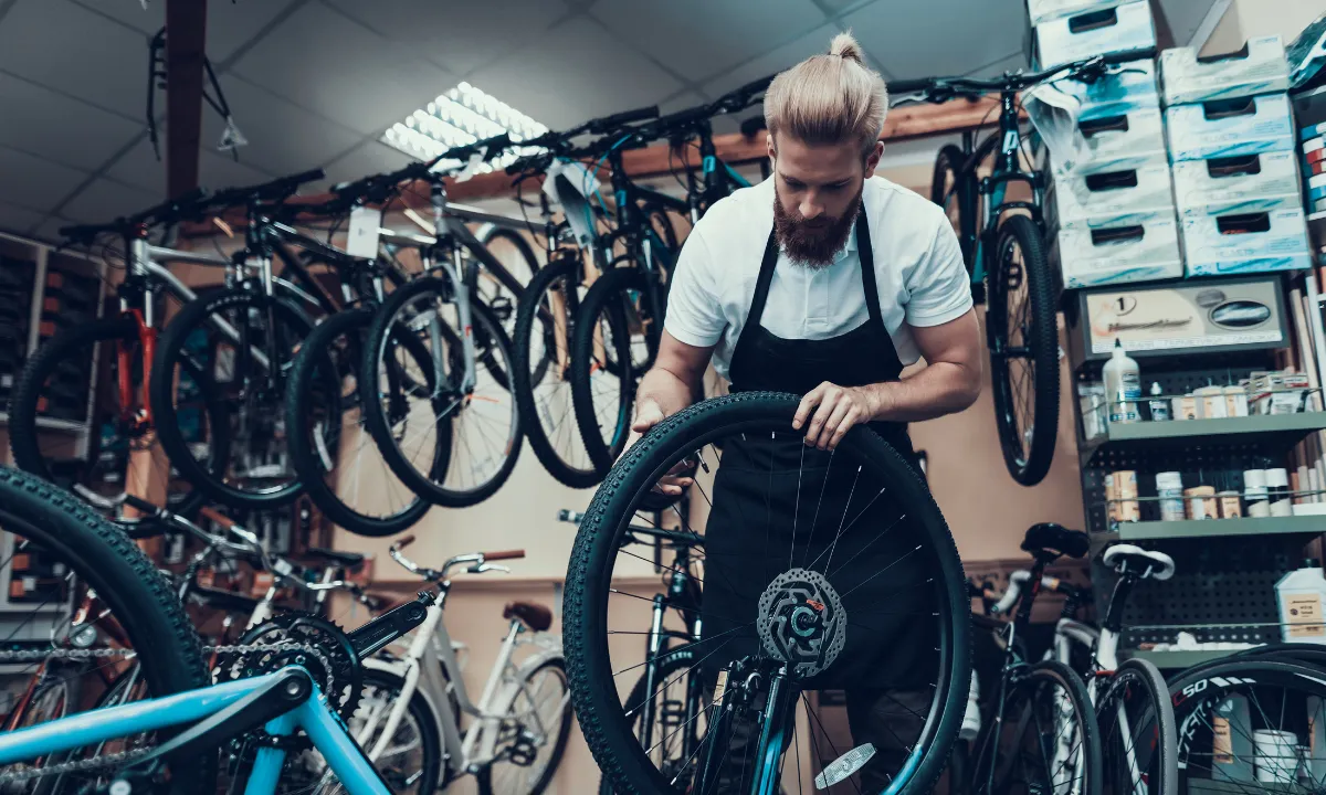 Jak dbać o rower, by uniknąć kosztownych napraw i cieszyć się jazdą