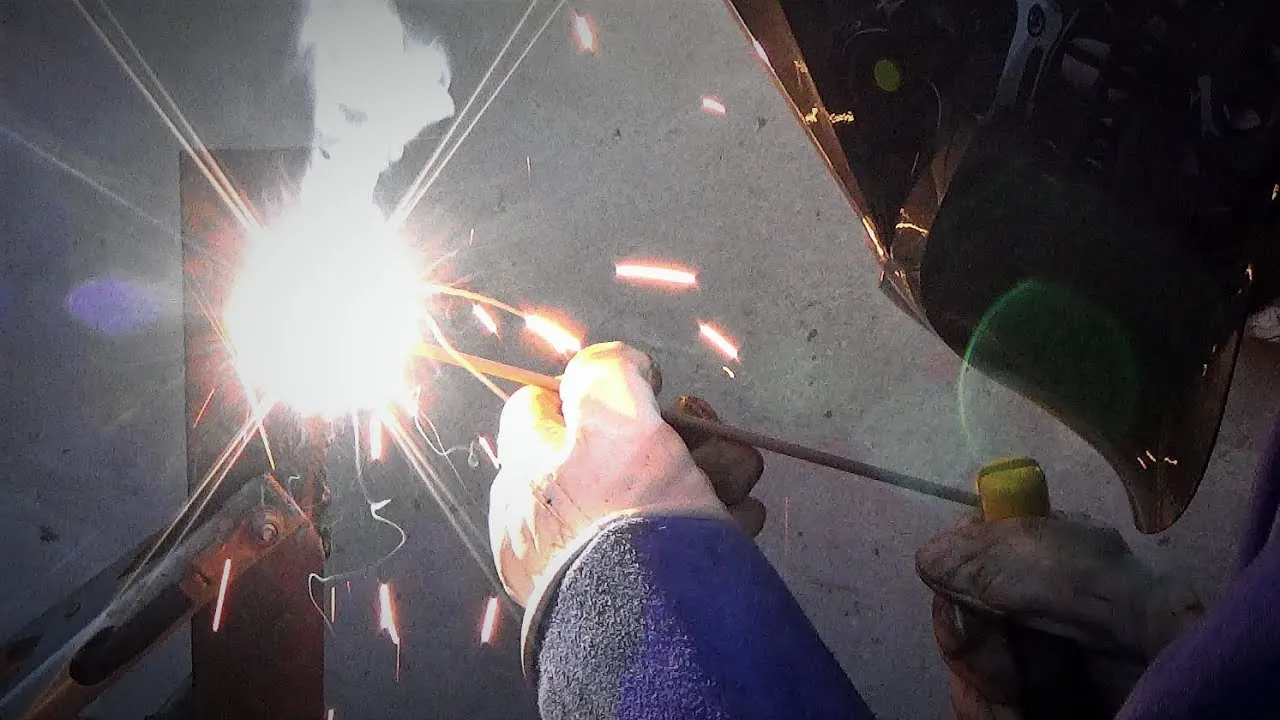 Jak spawać pionowo elektrodą - uniknij najczęstszych błędów w spawaniu