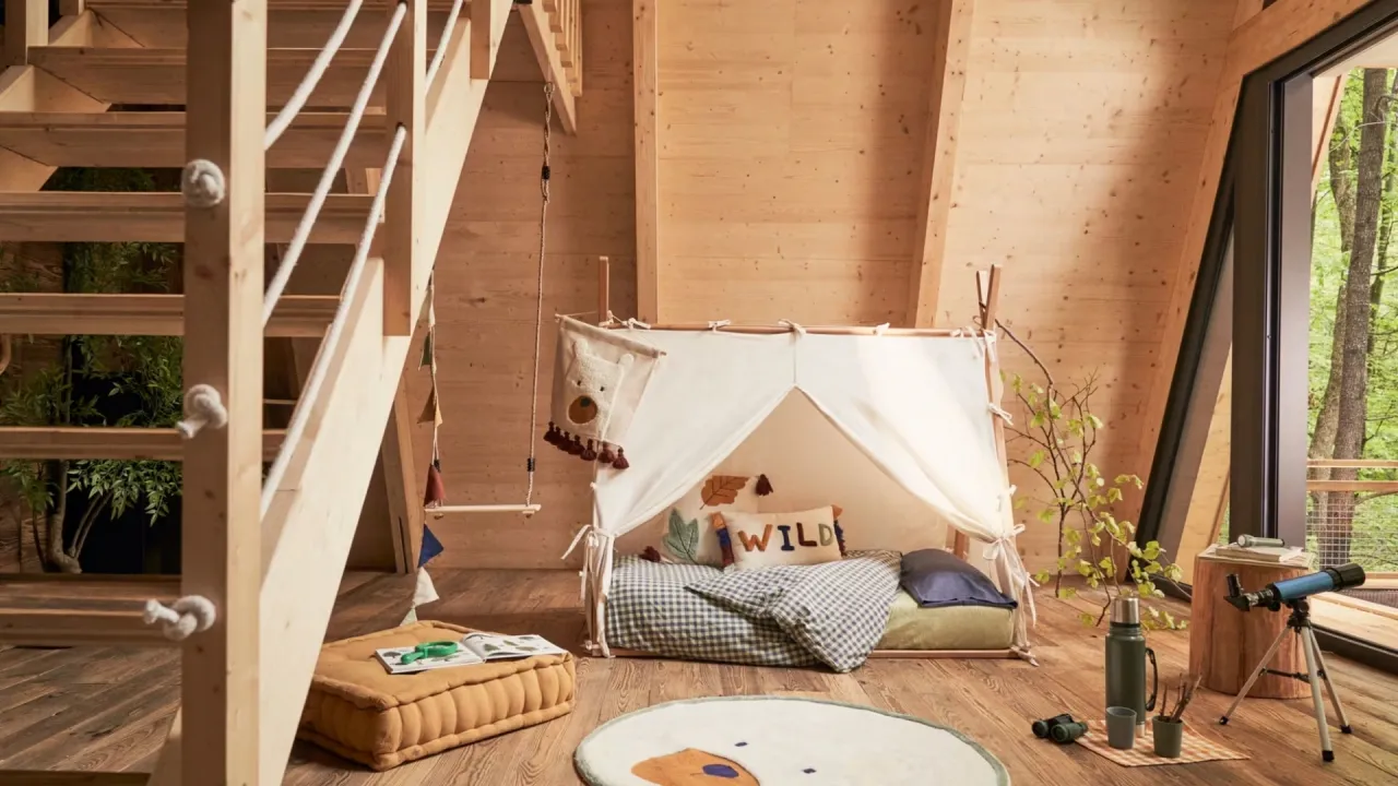 Jak przechowywać zabawki w salonie, by uniknąć bałaganu i chaosu