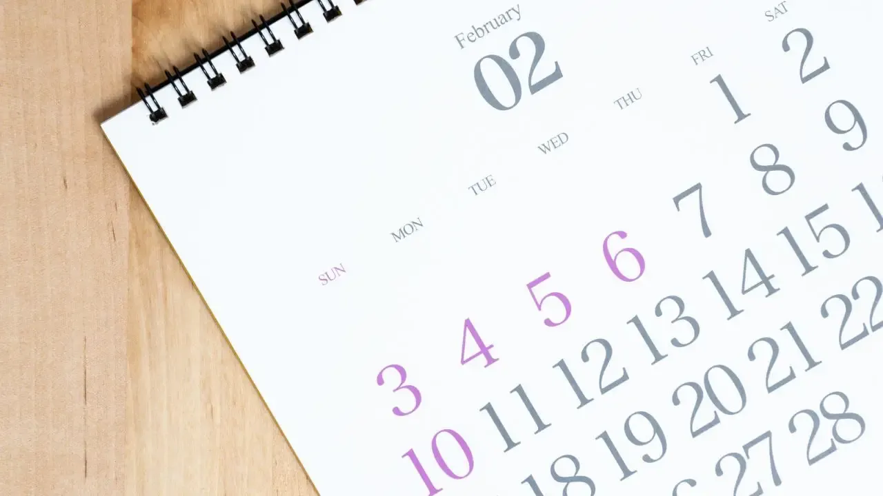 Jak obliczyć dni wolne w stażu - poznaj ważne przepisy i zasady