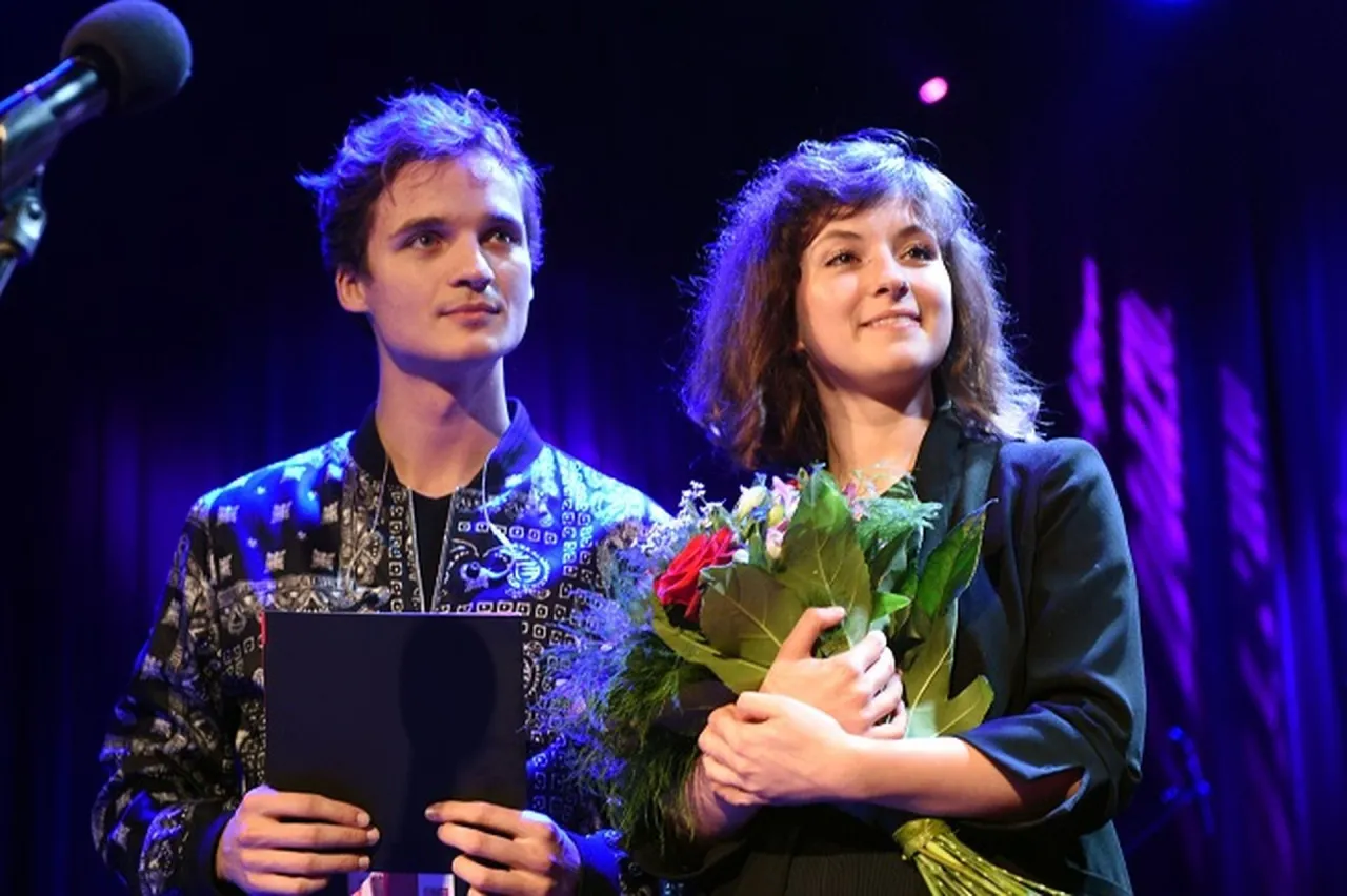 Od czego pochodzi nazwa zespołu Kwiat Jabłoni? Odkryj jej znaczenie