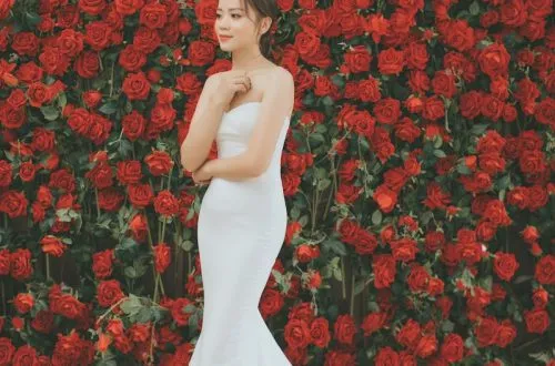 Jakie kwiaty do sukni ecru? Idealne połączenia dla elegancji