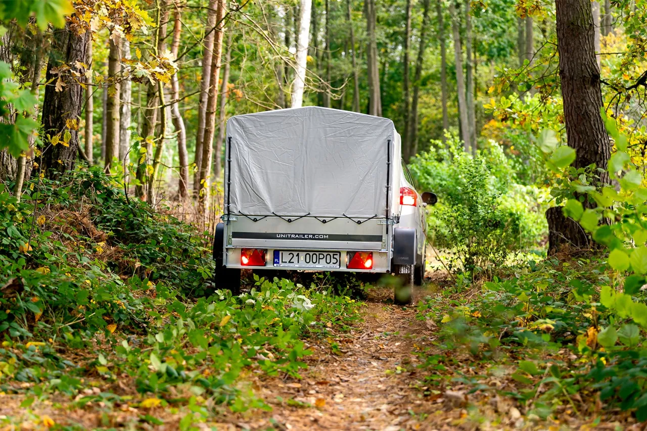 Jak cofać ciężarówkę z naczepą - uniknij najczęstszych błędów