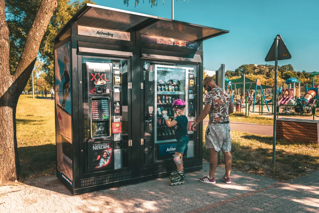 Ile kosztuje wynajem automatu vendingowego? Zaskakujące ceny i ukryte koszty