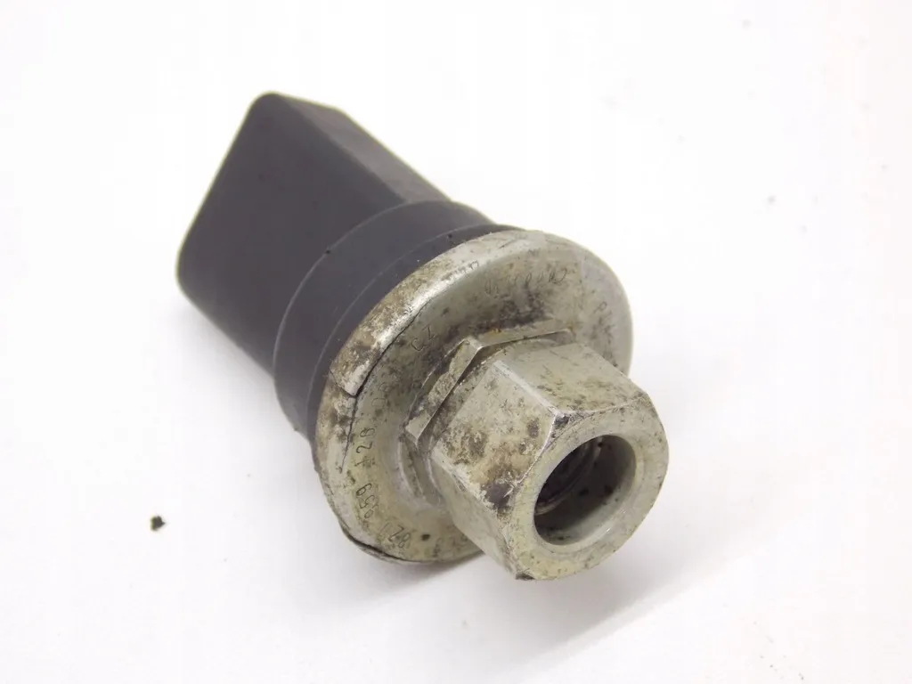 Czujnik ciśnienia klimatyzacji Audi 8e0959126 - kluczowa rola w układzie chłodzenia