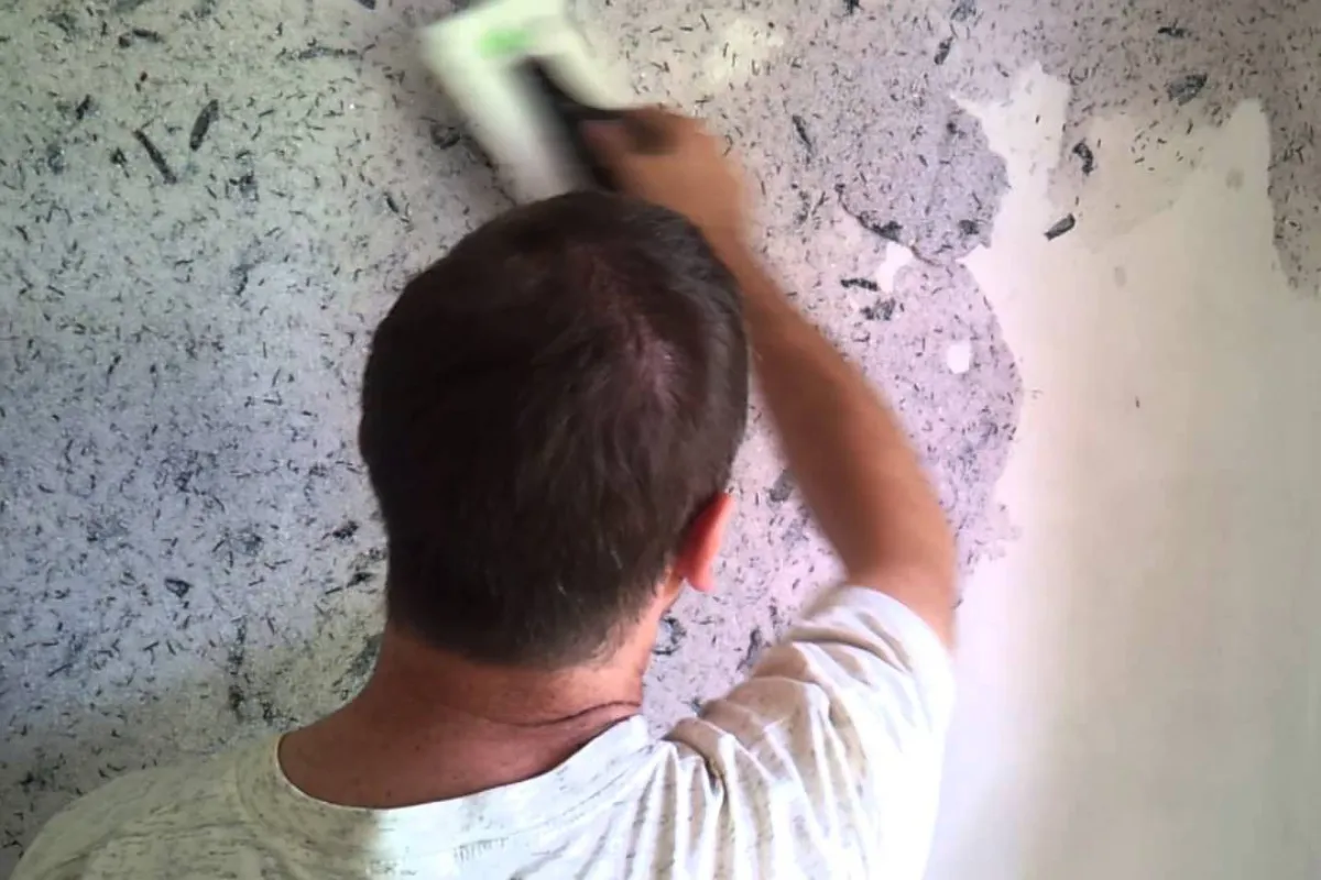 Jak skutecznie usunąć tynk japoński ze ściany bez uszkodzeń