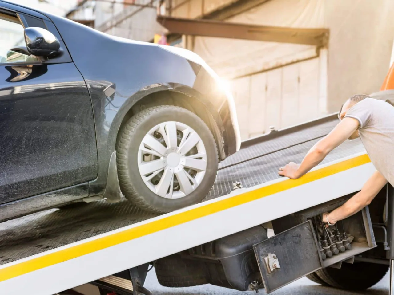 Czy samochód z automatyczną skrzynią można holować bez ryzyka uszkodzeń?