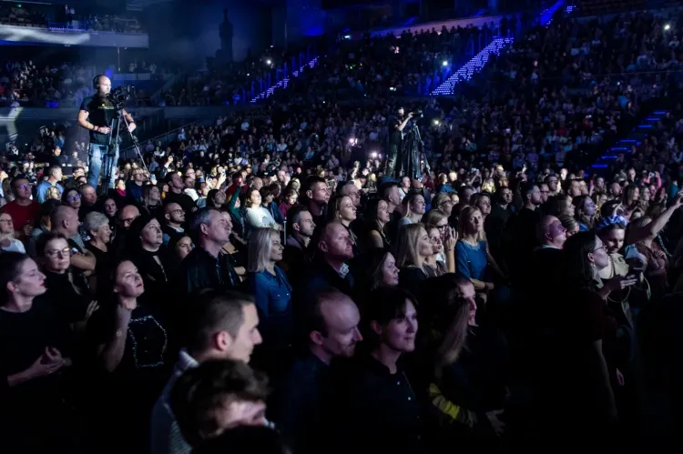 Ile trwa koncert Piaska? Odkryj zaskakującą długość występu