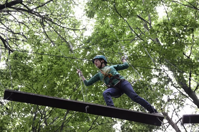Park linowy Ostrzyce - atrakcje, trasy i ceny, które musisz znać