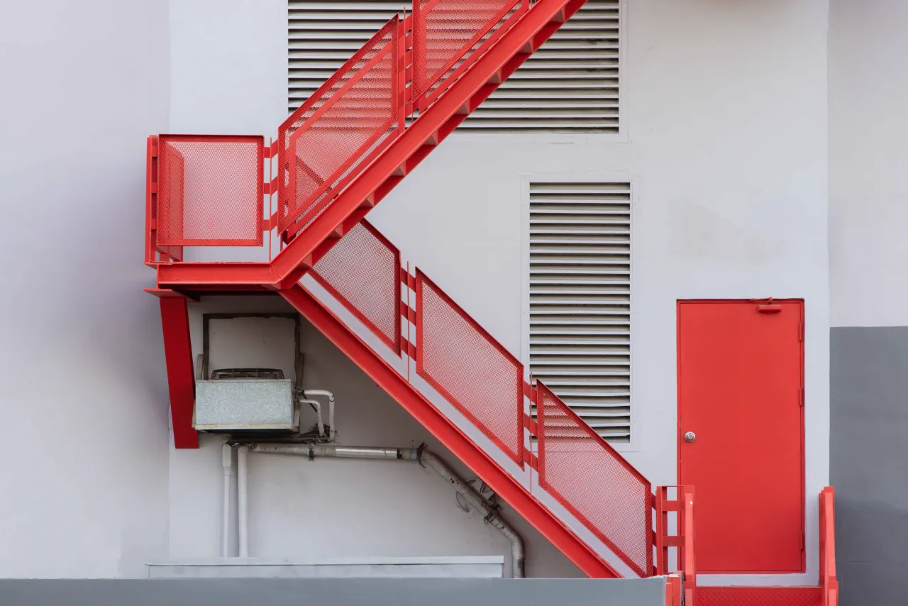 Schody zewnętrzne na piętro: Budowa krok po kroku - Poradnik