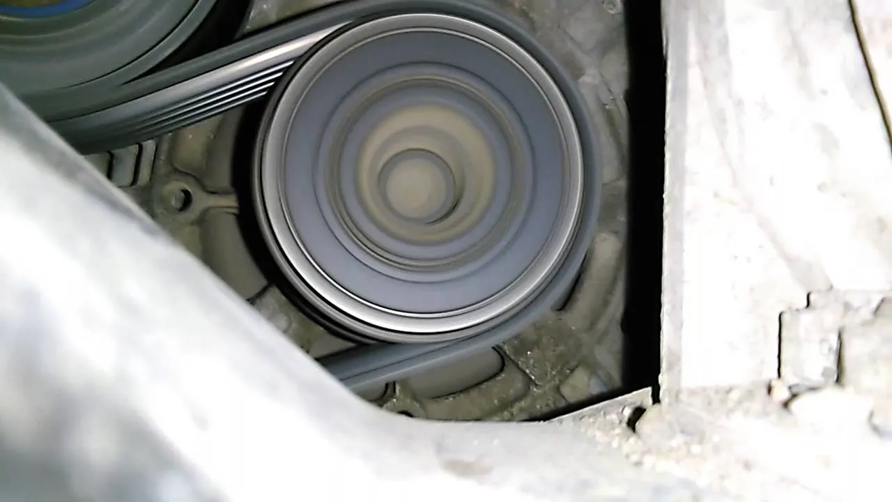 Uszkodzone sprzęgło jednokierunkowe alternatora objawy, które musisz znać