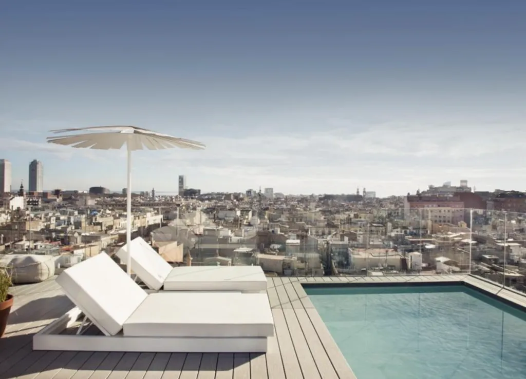 Najlepsze noclegi w Barcelonie – uniknij drogich pułapek i ciesz się miastem