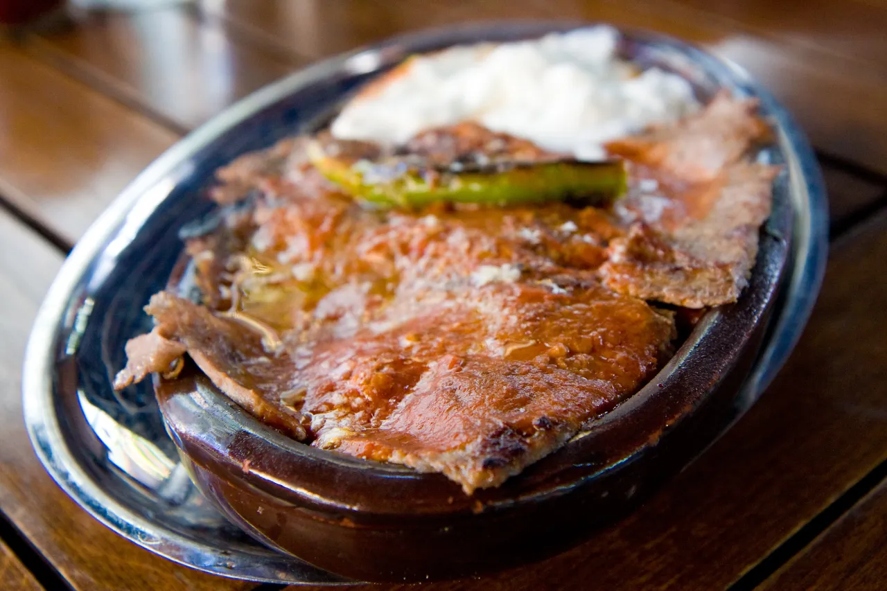 Iskender kebab: Co to? Królewska uczta, nie fast food!