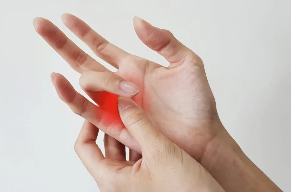 Przytrzasnąłeś palec? Szybka pomoc, ocena urazu i leczenie