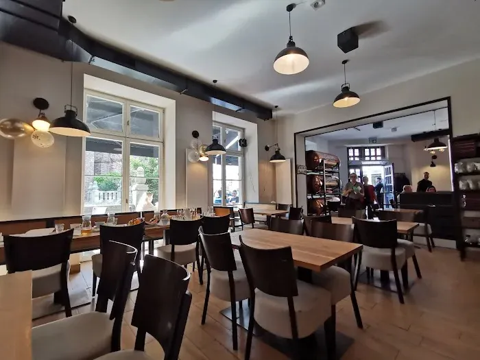 Gdzie zjeść w Poznaniu? Odkryj najlepsze restauracje i smaki