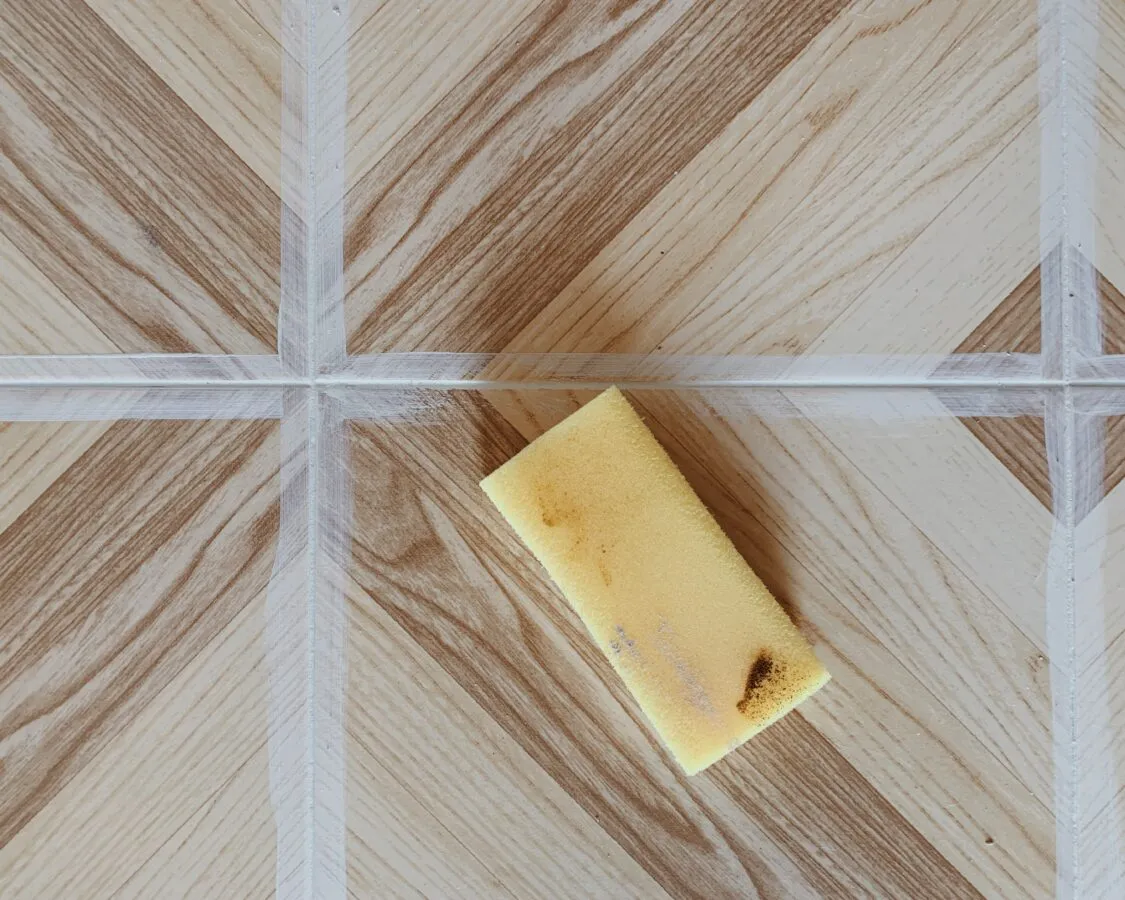 Jak odnowić fugi: proste metody na przywrócenie ich blasku