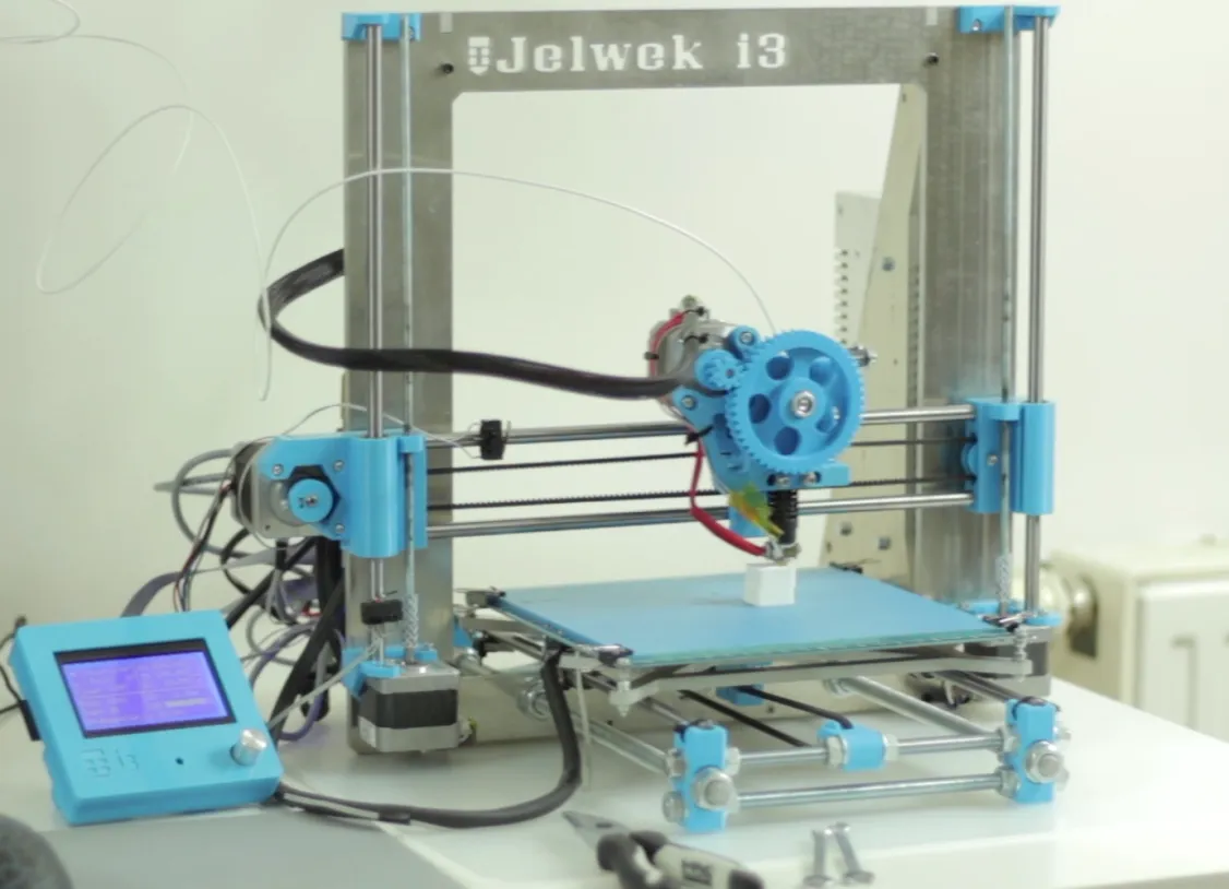 Jak drukuje drukarka 3D? Odkryj sekrety technologii druku 3D Jak drukuje drukarka 3D? Odkryj sekrety technologii druku 3D