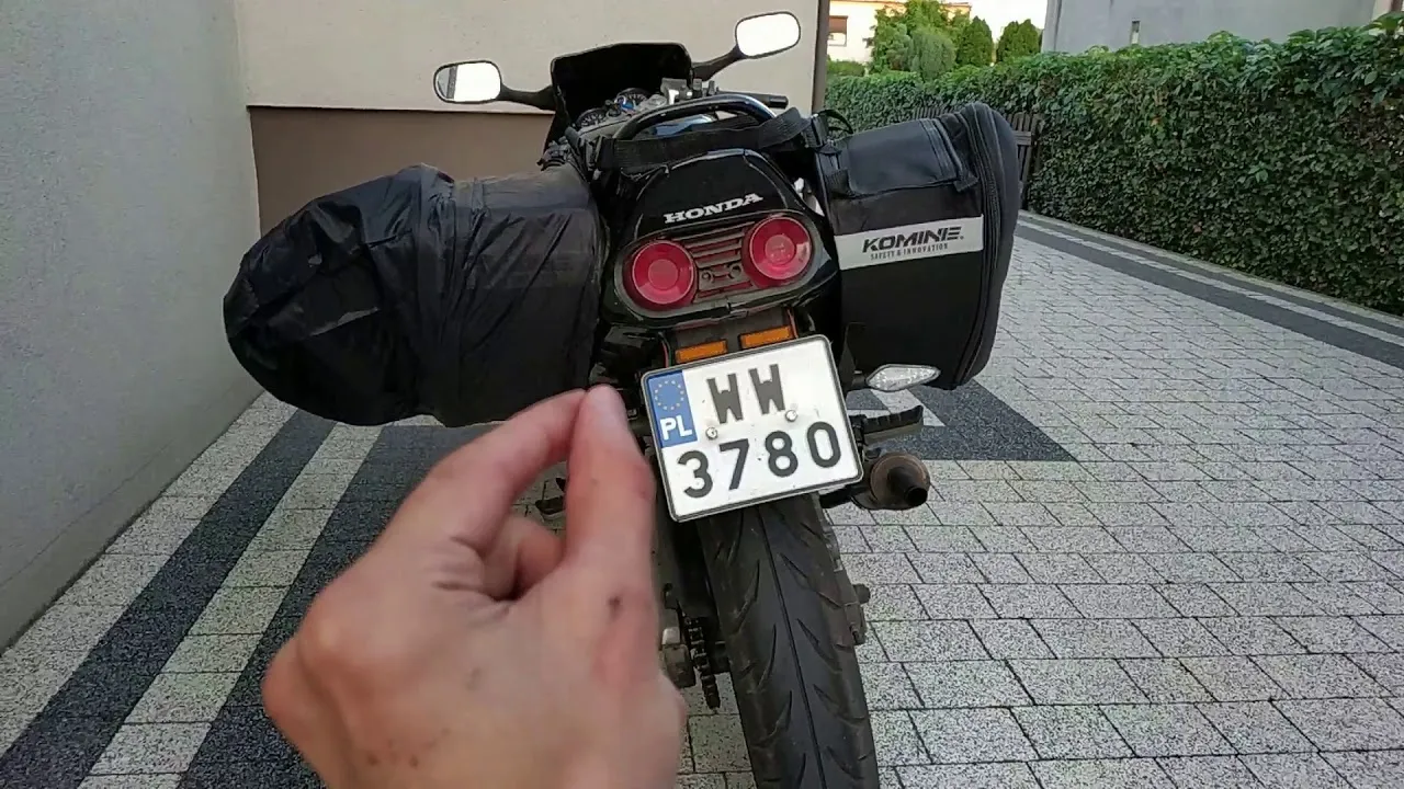 Jak zamontować sakwy motocyklowe - uniknij błędów i ciesz się jazdą