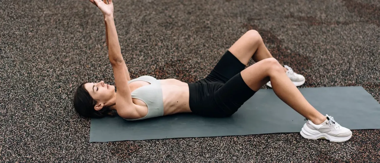 Pilates: Jaka mata zapewni komfort i ochronę kręgosłupa?