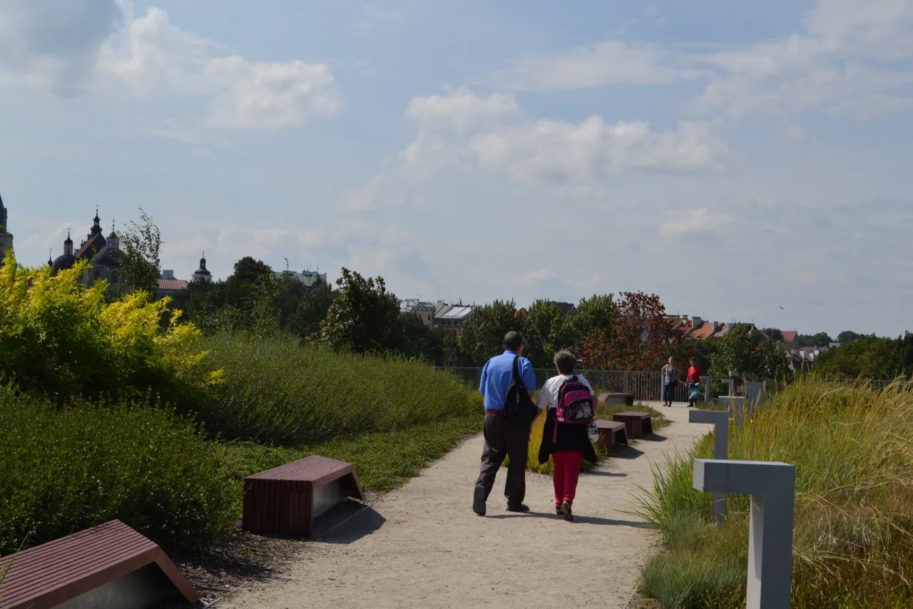 Jak dojechać do Tarasów Zamkowych w Lublinie - sprawdź najlepsze opcje