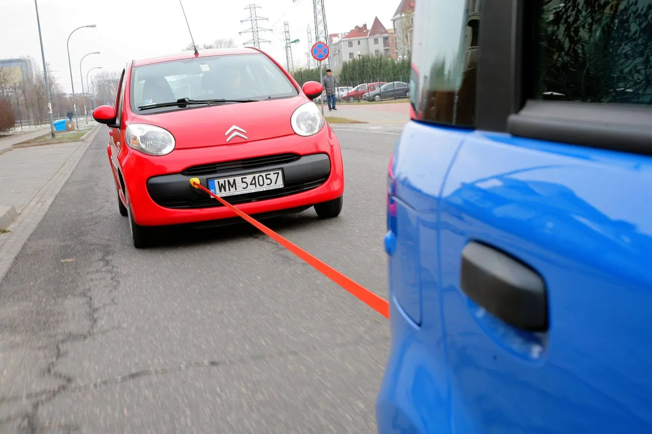 Holowanie pojazdu jakie światła włączone, aby uniknąć problemów