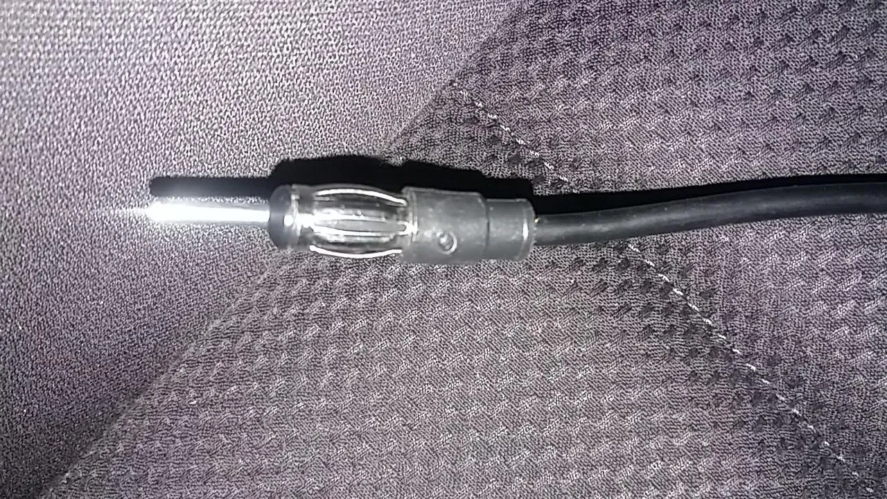 Jak podłączyć zasilanie anteny samochodowej bez błędów i problemów