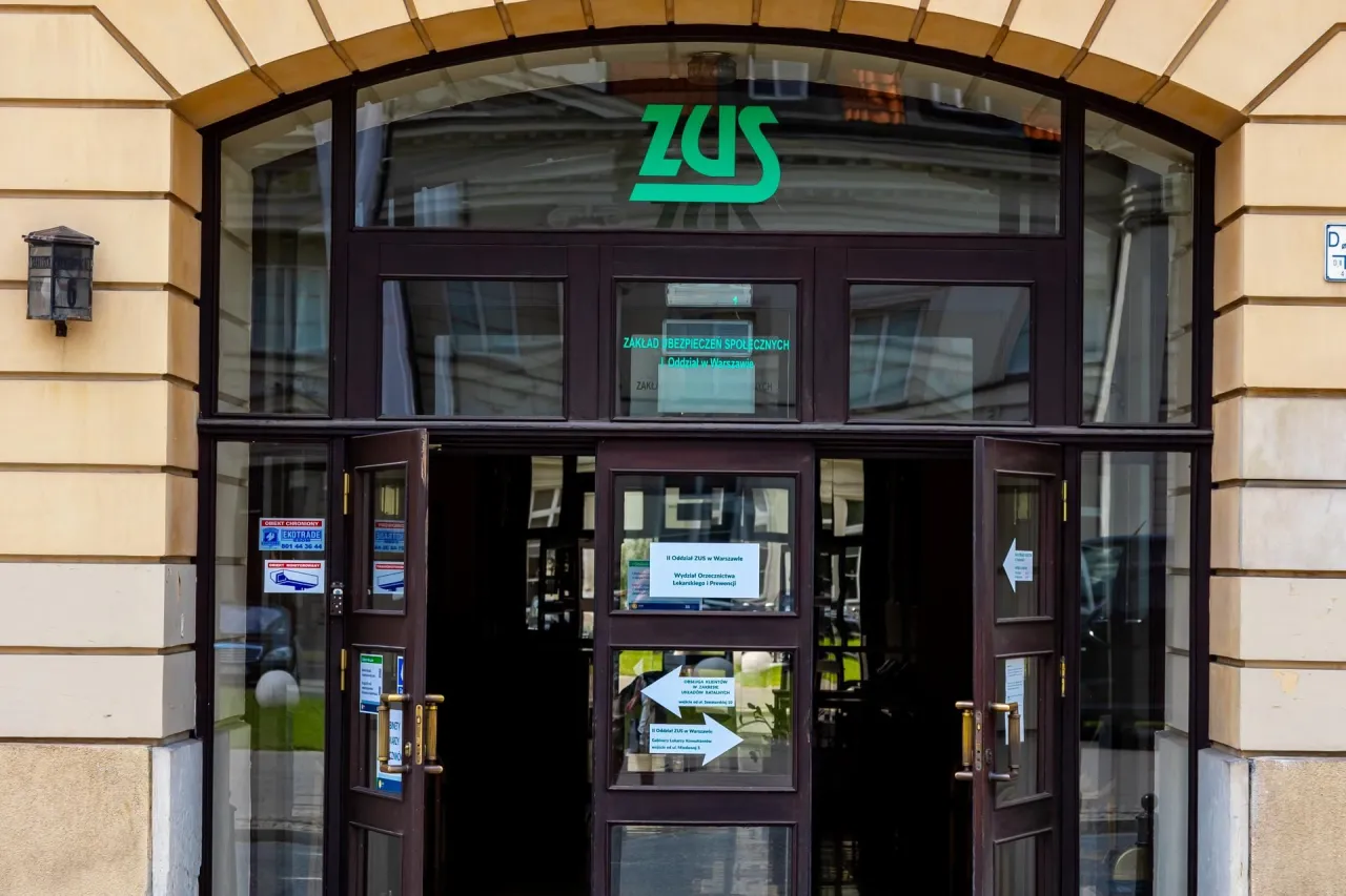 Urlop macierzyński a emerytura: Czy ZUS wlicza go do stażu pracy?