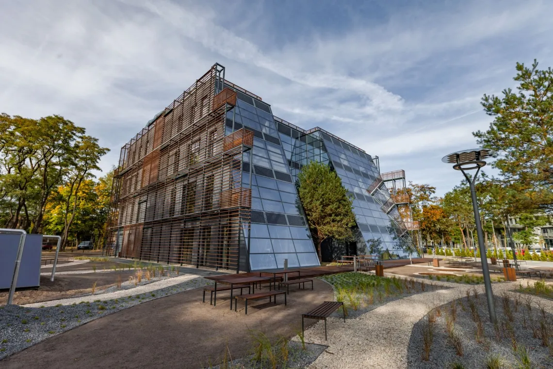 Co to jest budynek użyteczności publicznej? Przykłady i funkcje